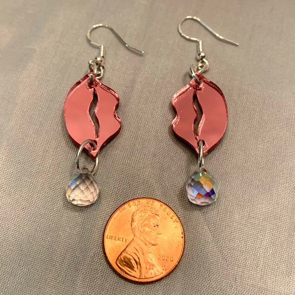 Pink Mirror Lip Earrings - Picture 3 of 4